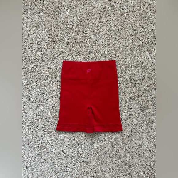 Fabletics Sync Seamless High-Waisted 6'' Short in Sweet Cherry/Plush Pink - Picture 8 of 8